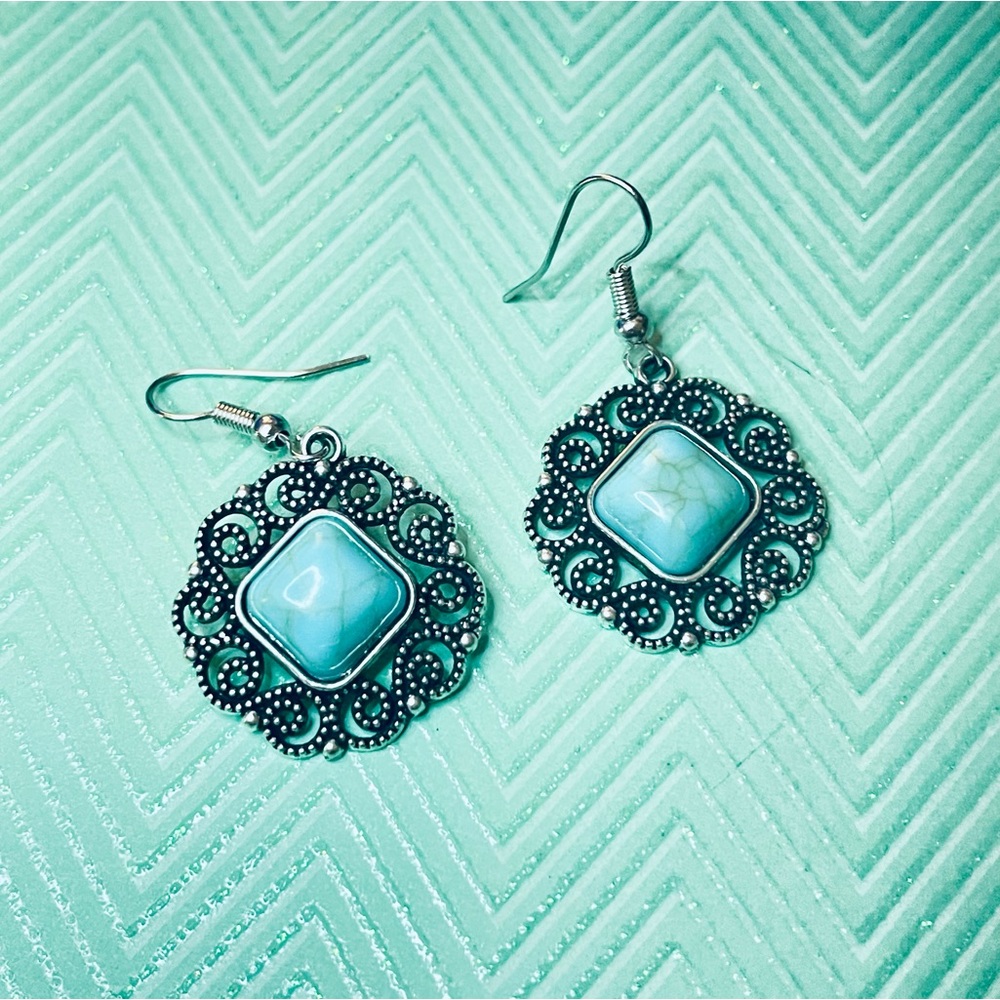 New Handmade Blue Natural Larimar Victorian Tibeten Silver Dangle Earrings - Picture 3 of 9